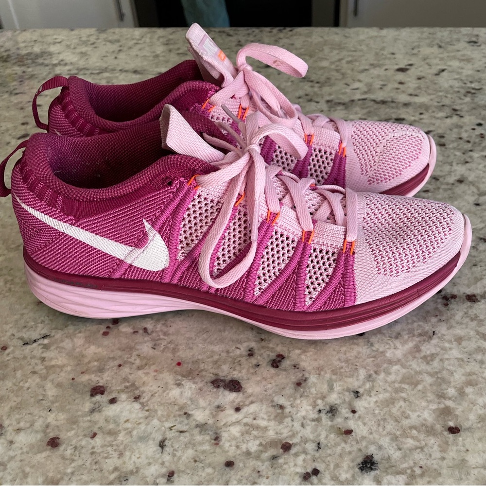 Like new Nike sneakers